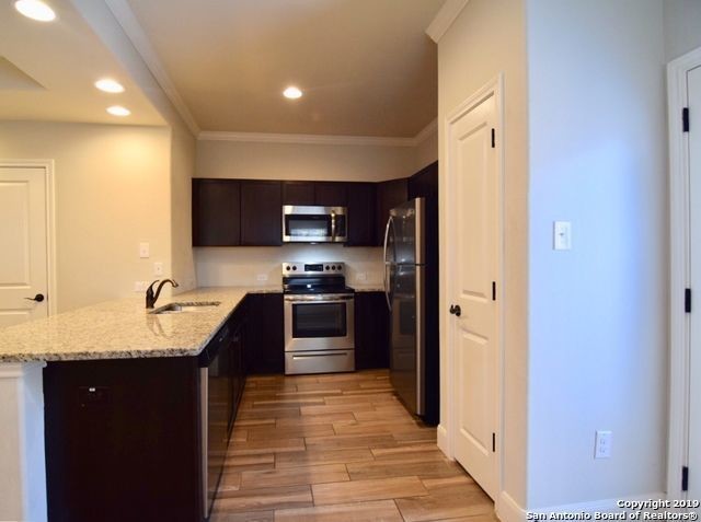 Building Photo - 6419 MELANZANE AVE