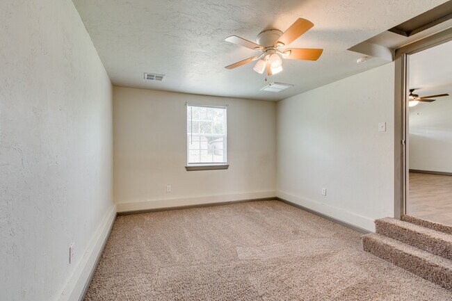 Building Photo - 2408 NW 40th St