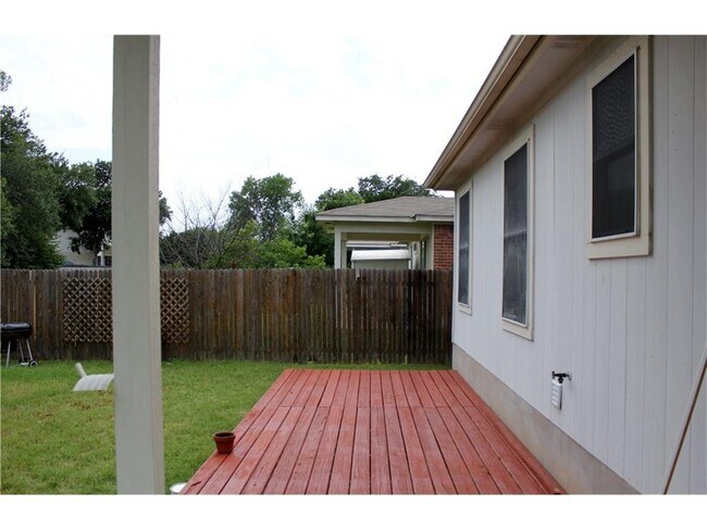 Building Photo - 1806 Lloydminister Way