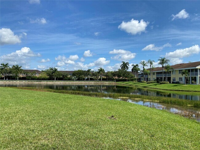 Building Photo - 1978 SE 23rd Terrace