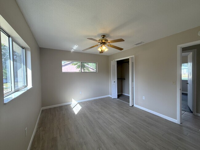 Building Photo - 232 Babson Dr