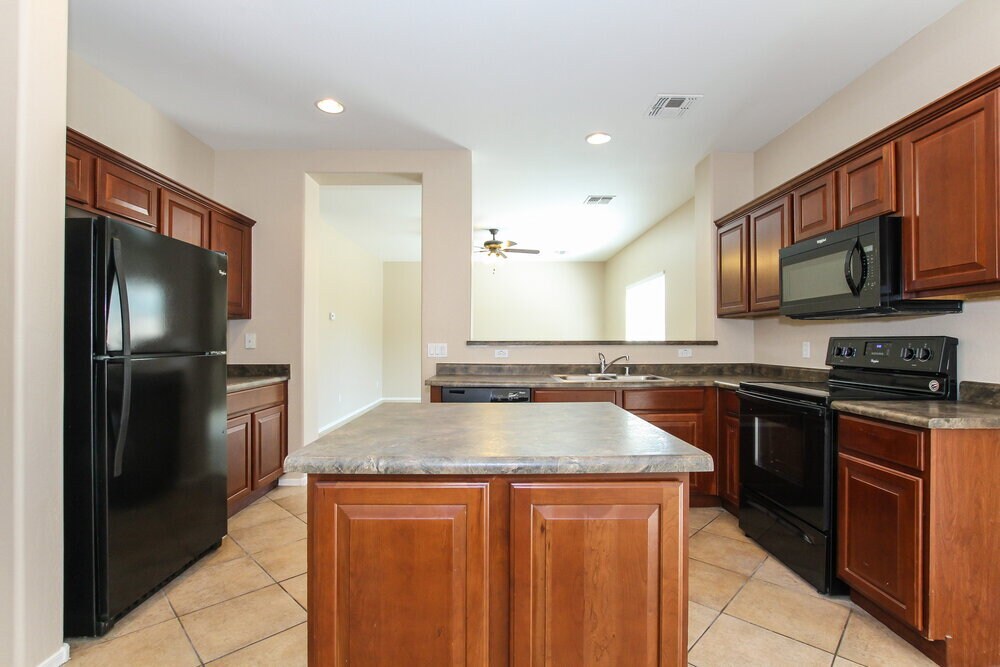 Building Photo - 17559 W Bridger St