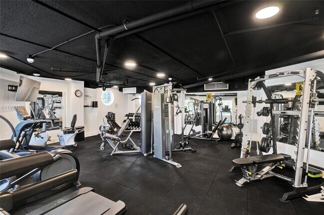 Building Photo - 7330 Ocean Terrace