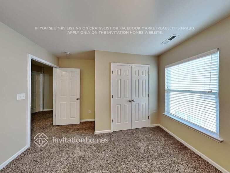 Building Photo - 3302 Streamside Dr