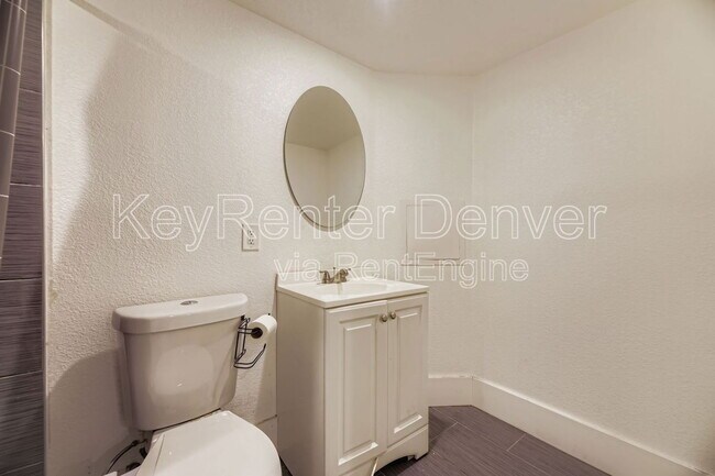 Building Photo - 2517 S Broadway