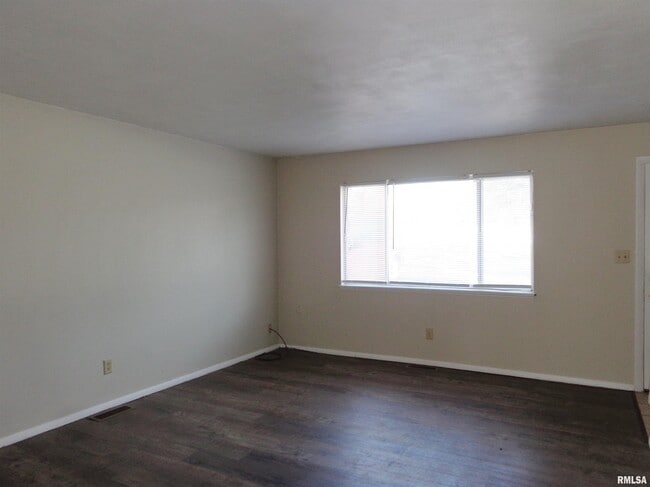 Building Photo - 4724 W Merol Ct