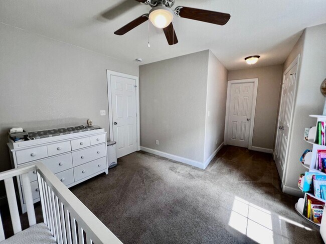 Building Photo - Charming Home Near Town Center VB with Large Primary Suite!