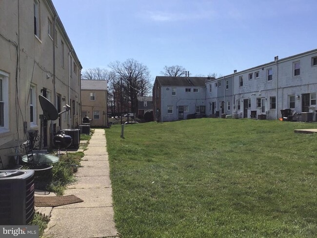 Building Photo - 3867 26th Ave