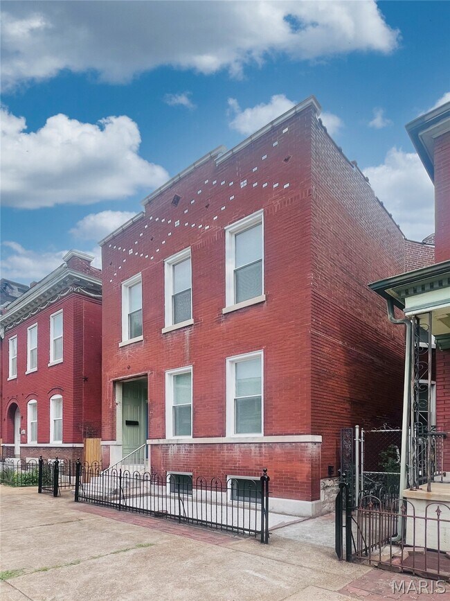 Building Photo - 2819 Magnolia Ave
