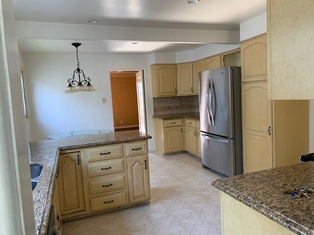 Building Photo - 251 N Almont Dr