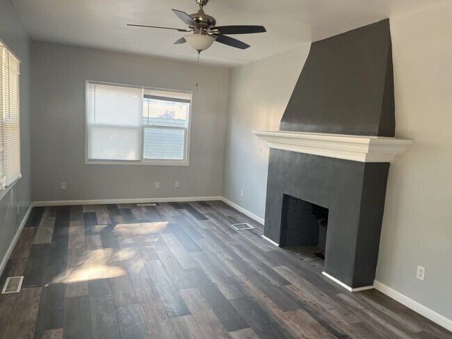 Building Photo - 117 W 36th St