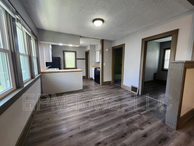 Building Photo - 526 Kirkwood Ave