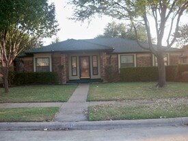 Building Photo - 306 E Apollo Rd