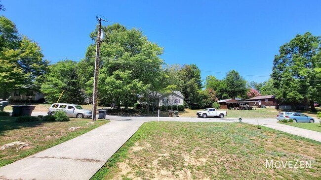 Building Photo - 4006 Coltrain Rd