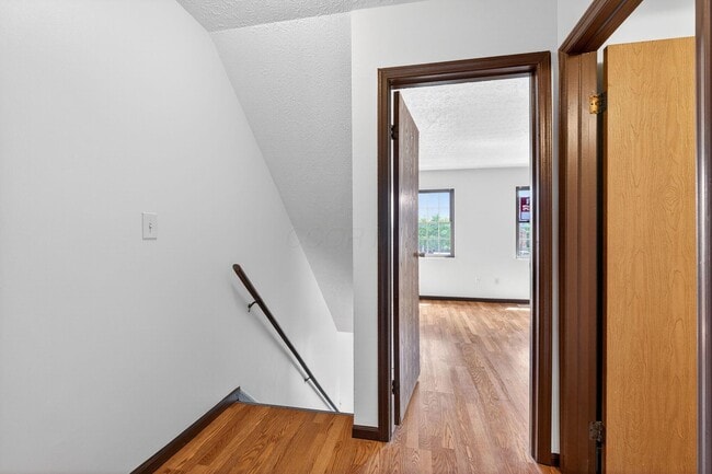 Building Photo - 6477 Brookedge Ct