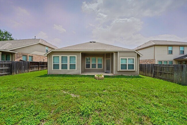Building Photo - Beautiful Potranco Run Home with 3-Car Garage - Realtor Commission: $750