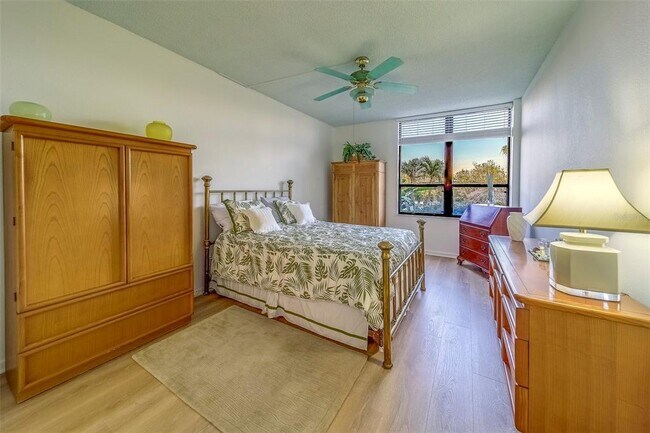 Building Photo - 400 Island Way