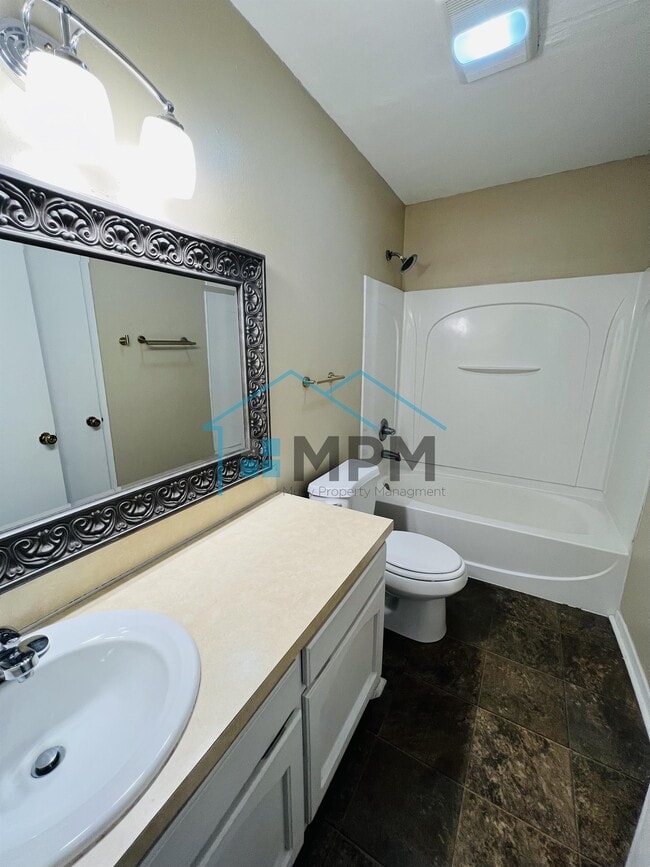 Building Photo - 113 Hilltop Dr