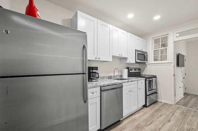 Building Photo - 1211 Simms Pl NE