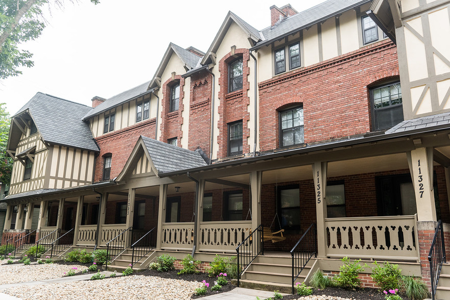 Building Photo - Hessler 113 Townhomes