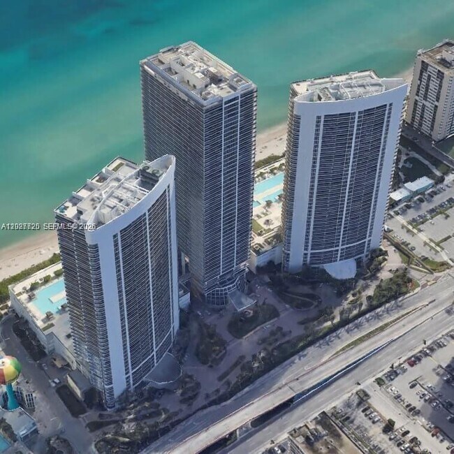 Building Photo - 1800 S Ocean Dr