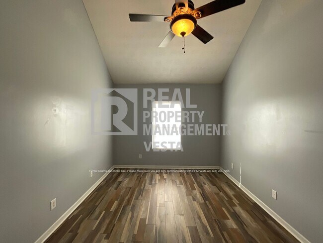 Building Photo - 222 Cody Dr