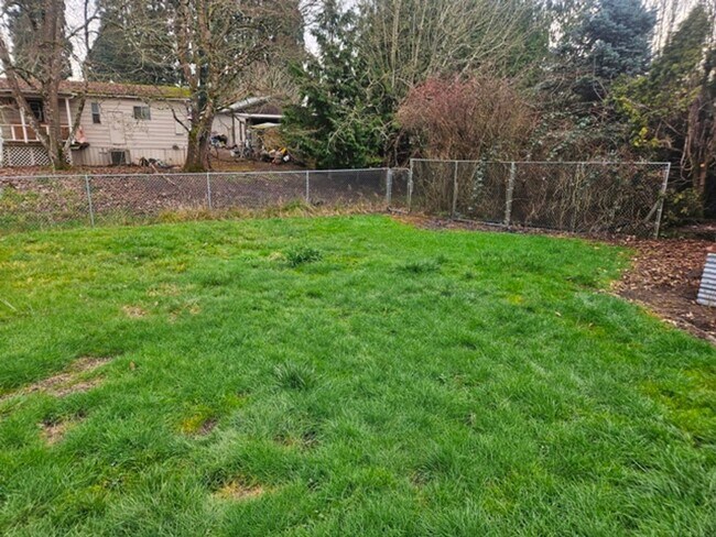 Building Photo - 3Bd/2Ba Manufactured Home - For viewing!