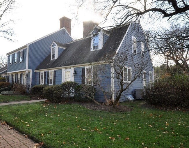 Building Photo - 15 Seaborn Pl