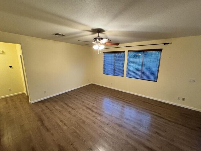 Building Photo - 3688 Pintail Dr