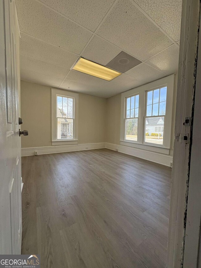 Building Photo - 641 West Ave