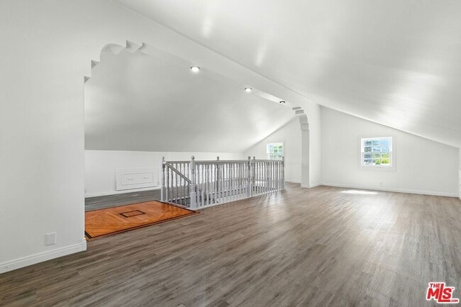 Building Photo - 4640 Laurelgrove Ave