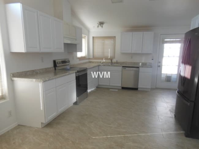 Building Photo - Mountain View Ranch house on 5 acres