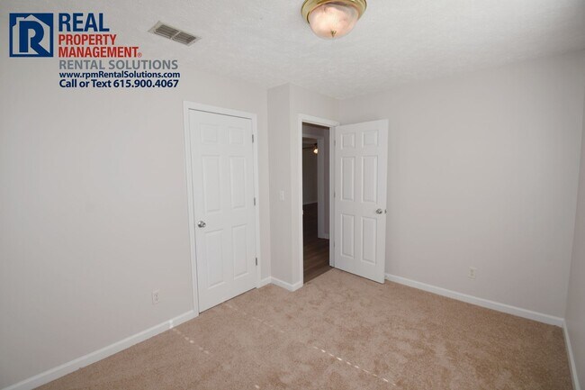 Building Photo - Wonderful 3BR/2BA North Mboro home on nearly an acre lot!