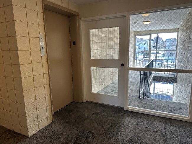 Building Photo - 45 Oval Rd