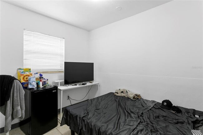 Building Photo - 487 89th Ave N