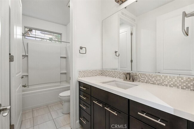 Building Photo - 154 Pavilion Park