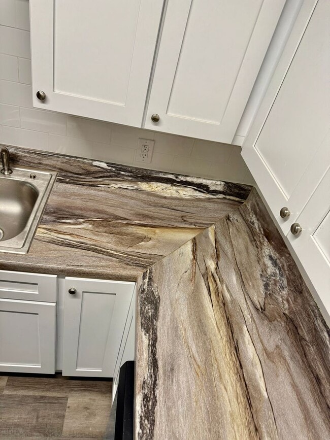 Building Photo - NOW AVAILABLE- 4/2 Completely Remodeled- Never Rented!