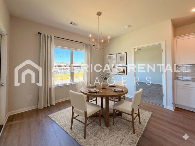 Building Photo - Southern Charm Meets Contemporary Style in Tuscaloosa! Sign a 13-month lease by 5/15/2026 and rec...