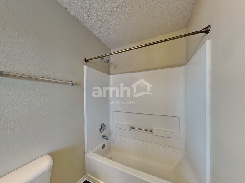 Building Photo - 1317 Central Park Dr