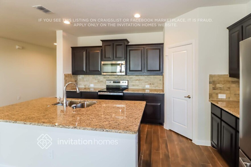 Building Photo - 146 Wagon Mound Dr