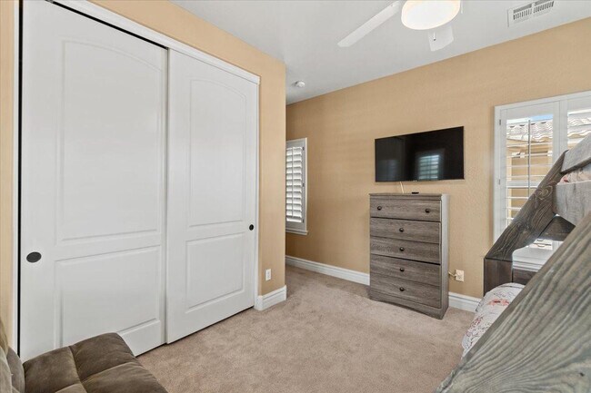 Building Photo - 4053 E Thunderheart Ct