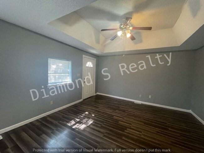Building Photo - Charming 3 bedroom home available!