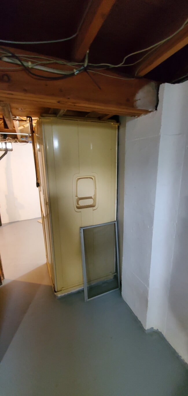 Building Photo - 1163 Higgins Ave