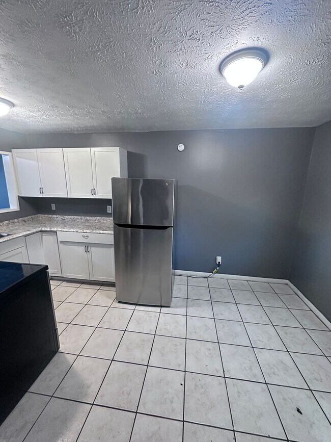 Building Photo - 3620 Effee St