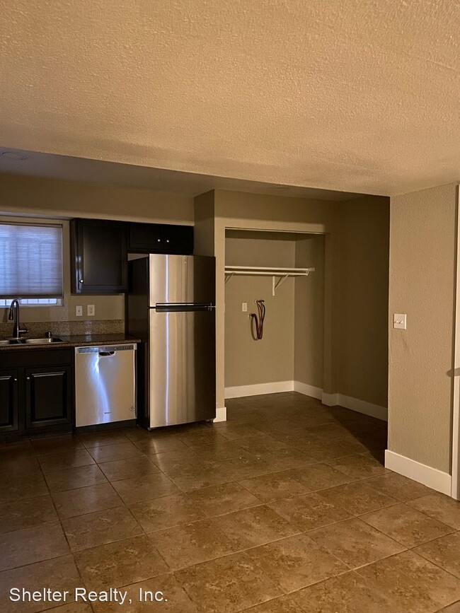 Building Photo - 3501 Rio Robles Dr