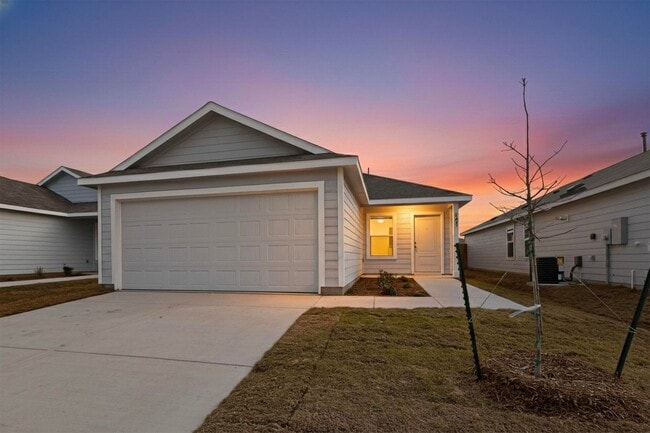 Building Photo - 3 Bedroom, 2 Bath Single-Story Lennar Home in Eastland Community