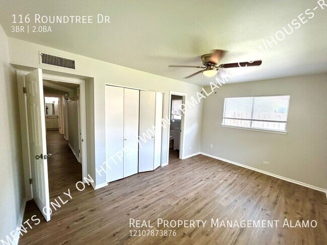 Building Photo - 116 Round Tree Dr