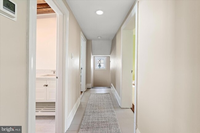 Building Photo - 6 E Cecil St