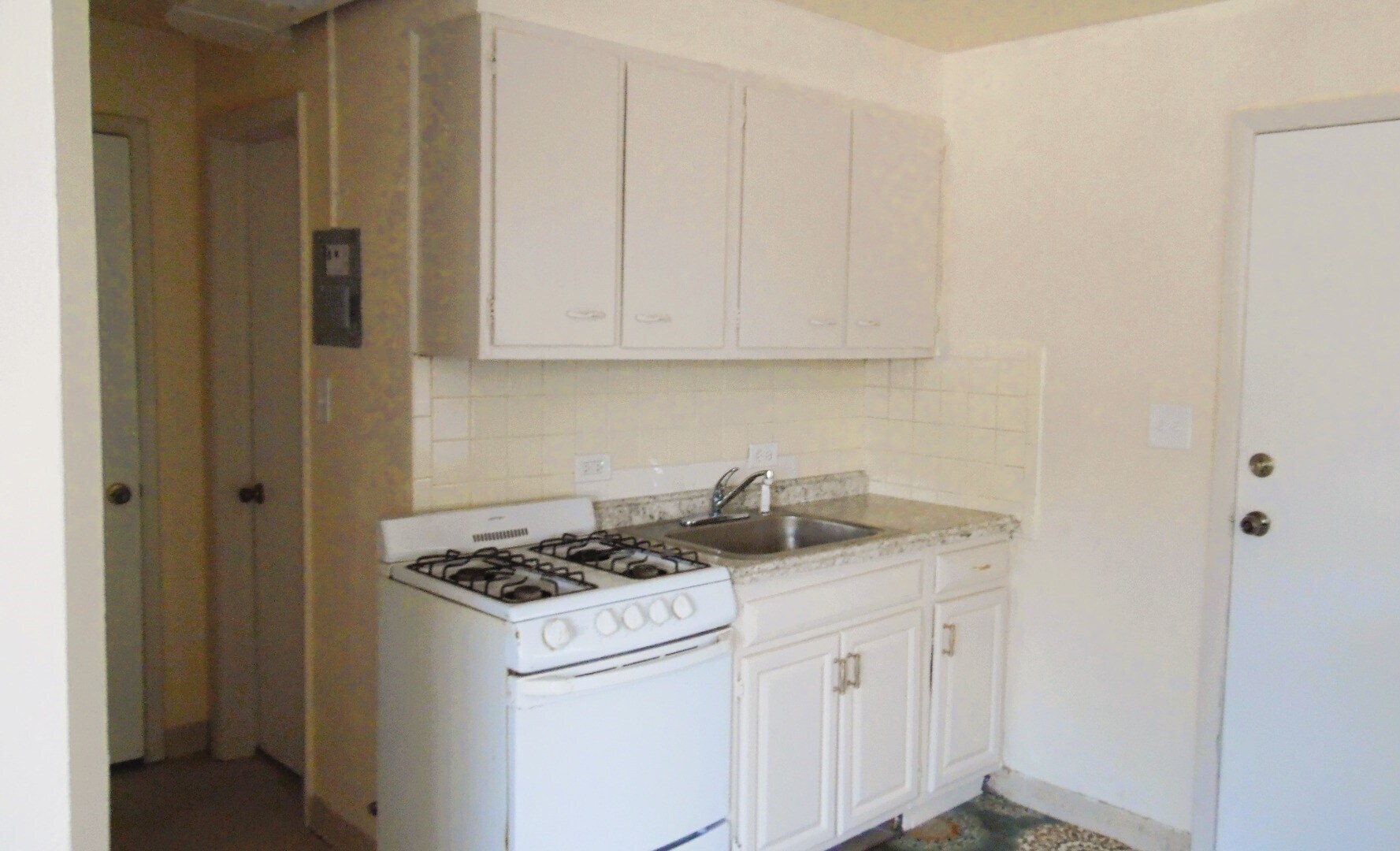 Building Photo - 1929 S Elati St