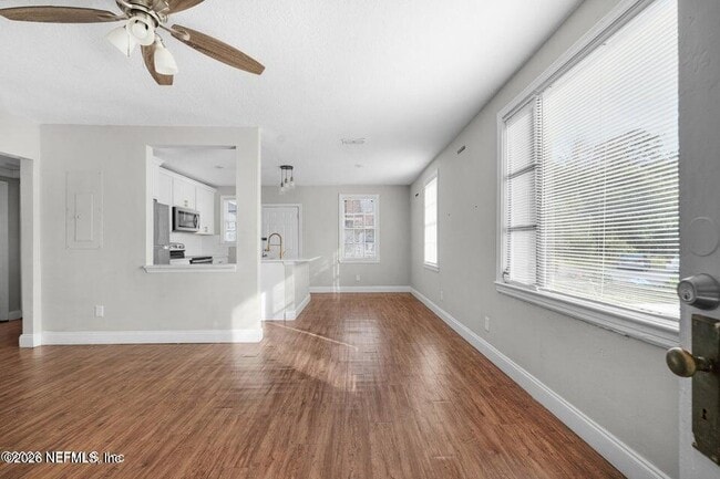 Building Photo - 2981 Ernest St